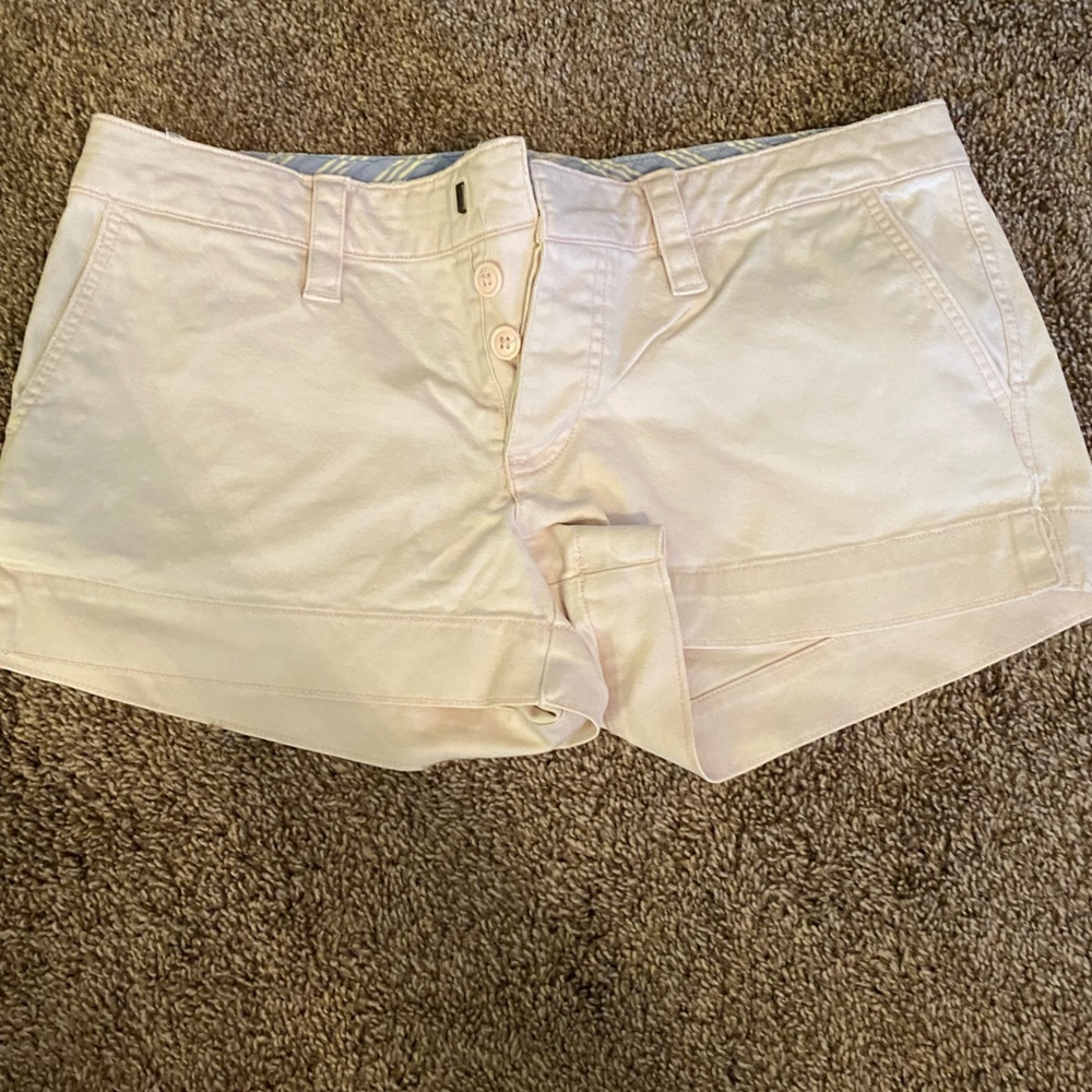 American Eagle, pale pink shorts.